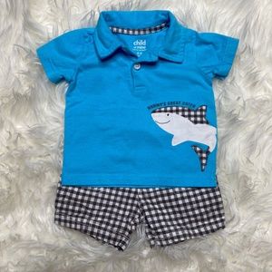 3/$30! Carter’s Boys 2 piece shark 🦈 outfit size 6-9 months